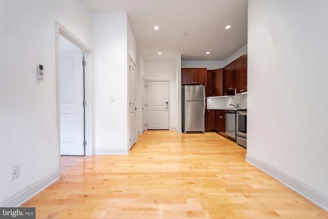 427-33 MONROE ST #201, Philadelphia, PA 19146