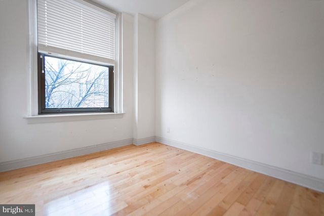 427-33 MONROE ST #201, Philadelphia, PA 19146