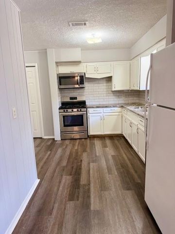 1801 Southline Street, Cleveland, TX 77327