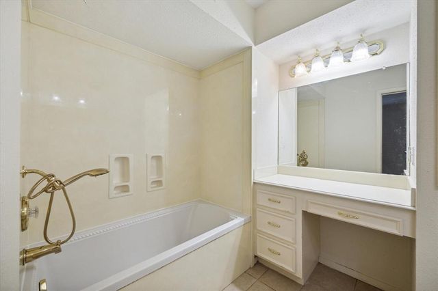 4040 San Felipe Street 135, Houston, TX 77027