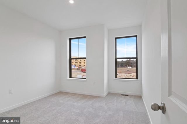 20935 BLUEBIRD SQ, Sterling, VA 20165