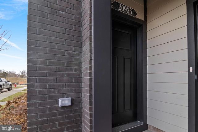 20935 BLUEBIRD SQ, Sterling, VA 20165