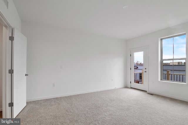 20935 BLUEBIRD SQ, Sterling, VA 20165