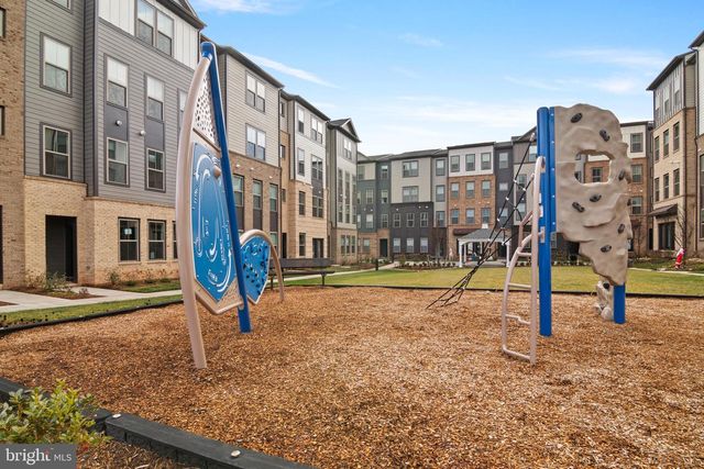 20935 BLUEBIRD SQ, Sterling, VA 20165