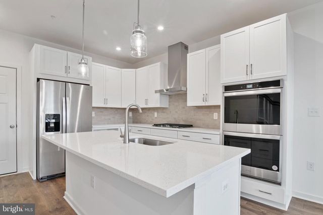 20935 BLUEBIRD SQ, Sterling, VA 20165