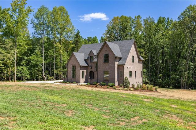 568 N Bunker Hill Road, Oak Ridge, NC 27310