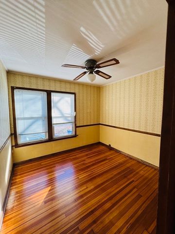 158 Monrovia St, Springfield, MA 01104
