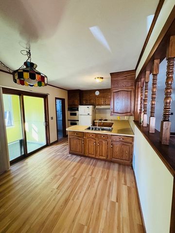 158 Monrovia St, Springfield, MA 01104