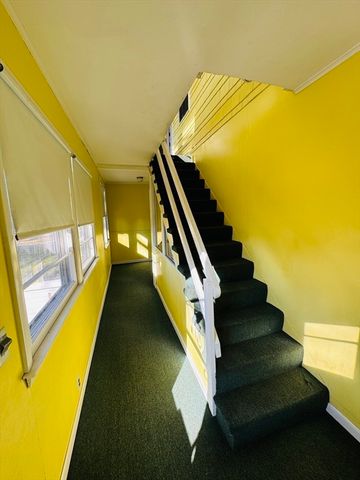158 Monrovia St, Springfield, MA 01104