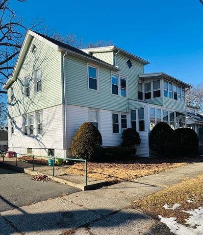 158 Monrovia St, Springfield, MA 01104