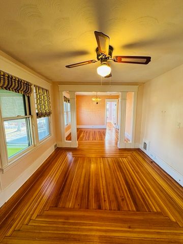 158 Monrovia St, Springfield, MA 01104
