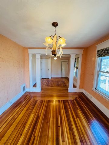 158 Monrovia St, Springfield, MA 01104