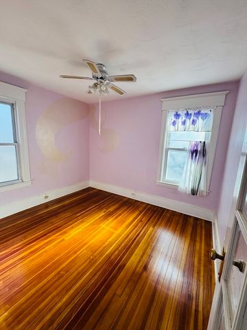 158 Monrovia St, Springfield, MA 01104