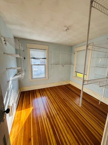158 Monrovia St, Springfield, MA 01104