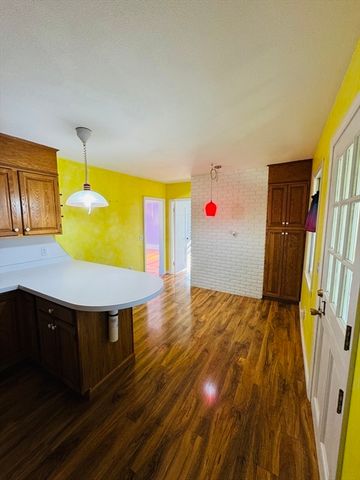 158 Monrovia St, Springfield, MA 01104