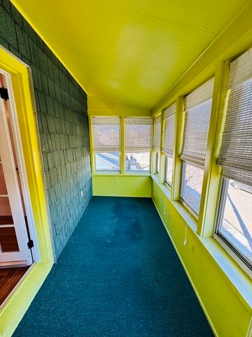 158 Monrovia St, Springfield, MA 01104