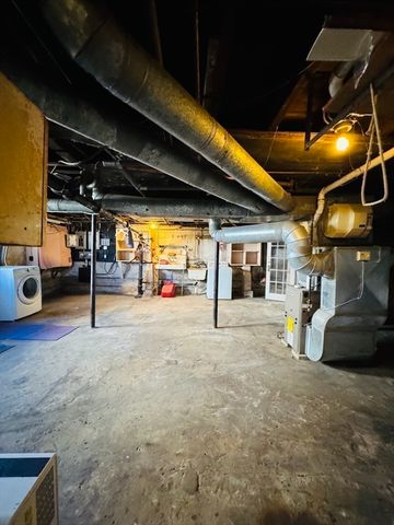 158 Monrovia St, Springfield, MA 01104