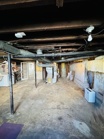 158 Monrovia St, Springfield, MA 01104