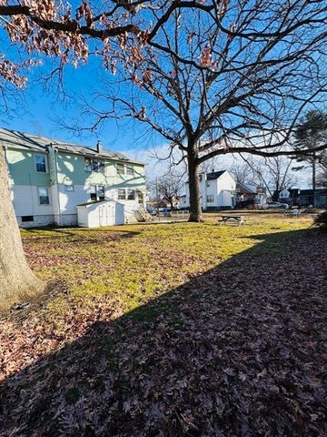 158 Monrovia St, Springfield, MA 01104