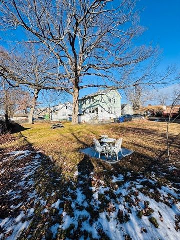 158 Monrovia St, Springfield, MA 01104
