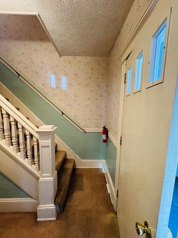 158 Monrovia St, Springfield, MA 01104