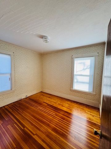 158 Monrovia St, Springfield, MA 01104