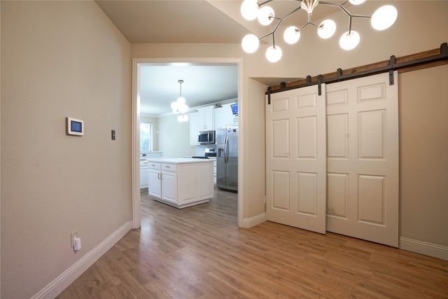 609 Trails End Court, Hurst, TX 76054