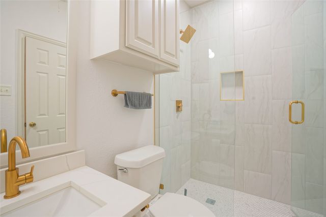 609 Trails End Court, Hurst, TX 76054