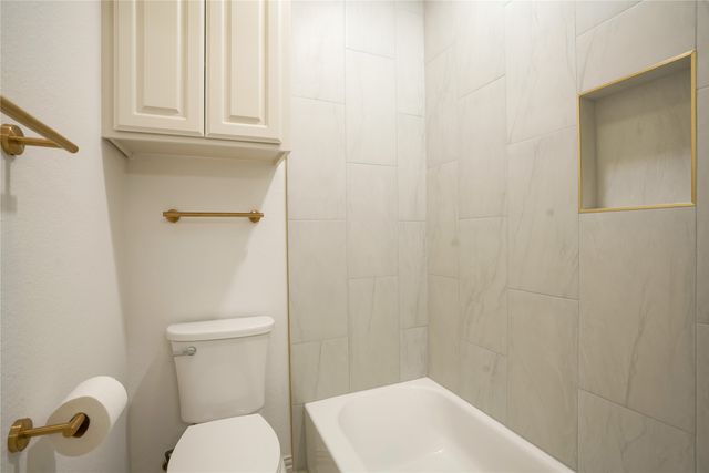 609 Trails End Court, Hurst, TX 76054