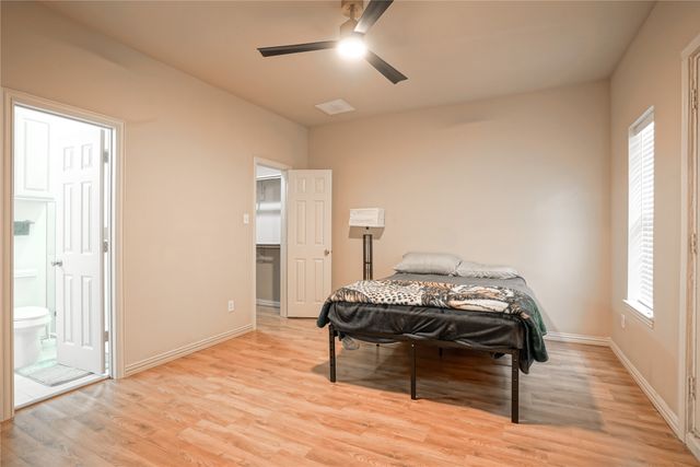 609 Trails End Court, Hurst, TX 76054