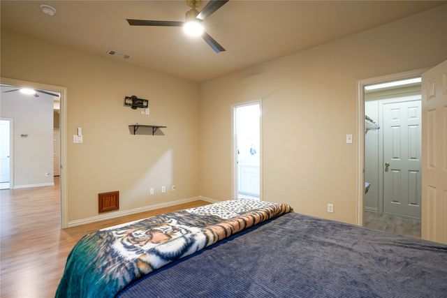 609 Trails End Court, Hurst, TX 76054