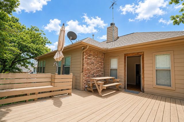 609 Trails End Court, Hurst, TX 76054