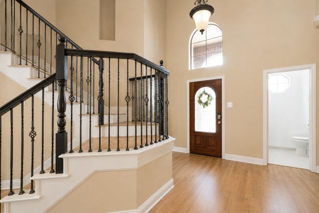609 Trails End Court, Hurst, TX 76054