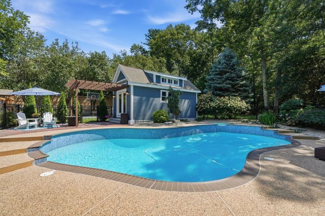 25 Hidden Valley Rd, Marshfield, MA 02050