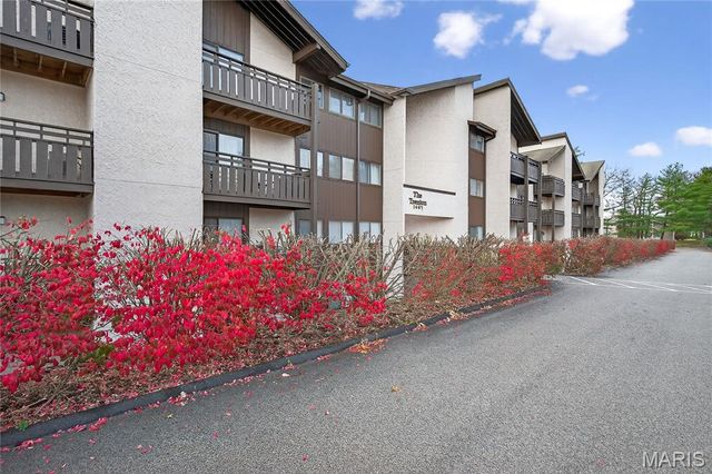 1465 Heritage Landing 35, St Charles, MO 63303