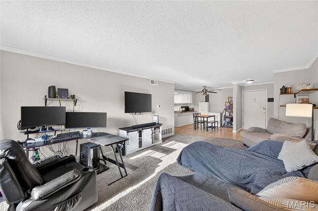 1465 Heritage Landing 35, St Charles, MO 63303