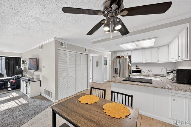 1465 Heritage Landing 35, St Charles, MO 63303