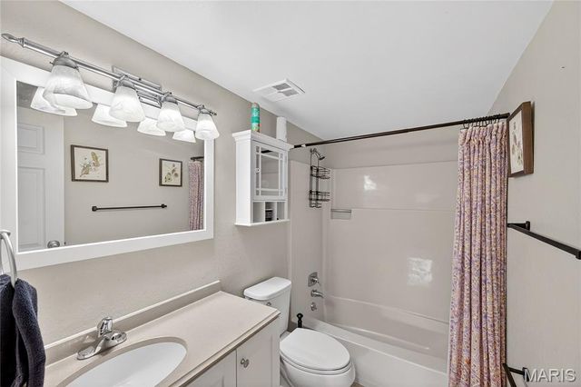 1465 Heritage Landing 35, St Charles, MO 63303