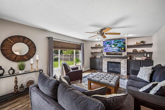570 SE Cardinal Lane, Waukee, IA 50263