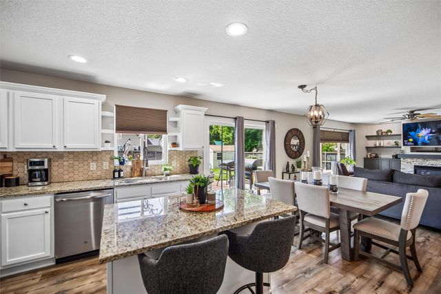 570 SE Cardinal Lane, Waukee, IA 50263