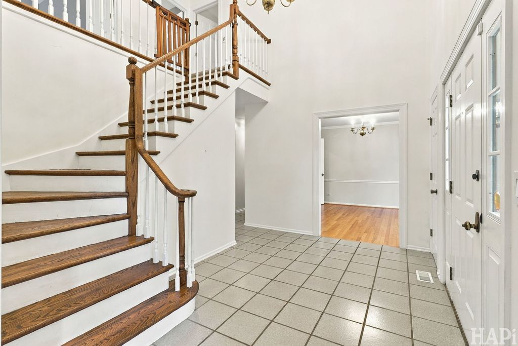22 Bruce Circle N, Hawthorn Woods, IL 60047 — photo 3