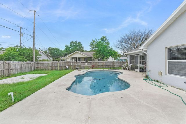 6915 NW Hershy Circle, Port St. Lucie, Port St Lucie, FL 34983