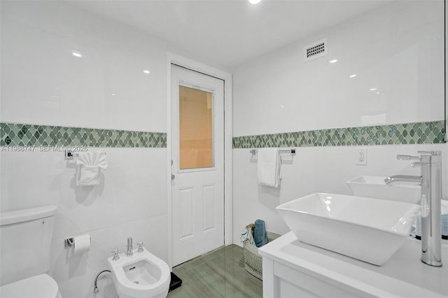 1800 N Victoria Park Rd, Fort Lauderdale, FL 33305