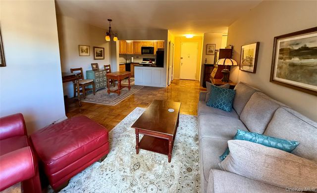 100 E Hartsdale Avenue 7RE, Hartsdale, NY 10530