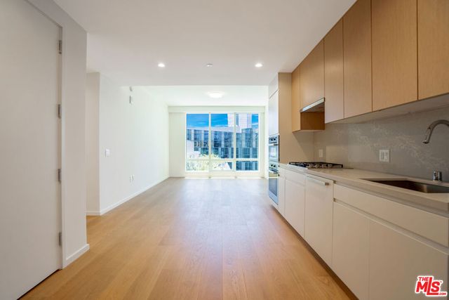 877 Francisco Street 2210, Los Angeles, CA 90017