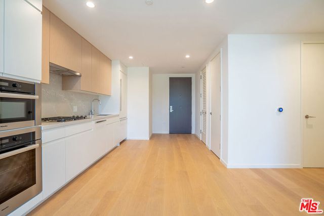 877 Francisco Street 2210, Los Angeles, CA 90017