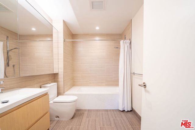 877 Francisco Street 2210, Los Angeles, CA 90017