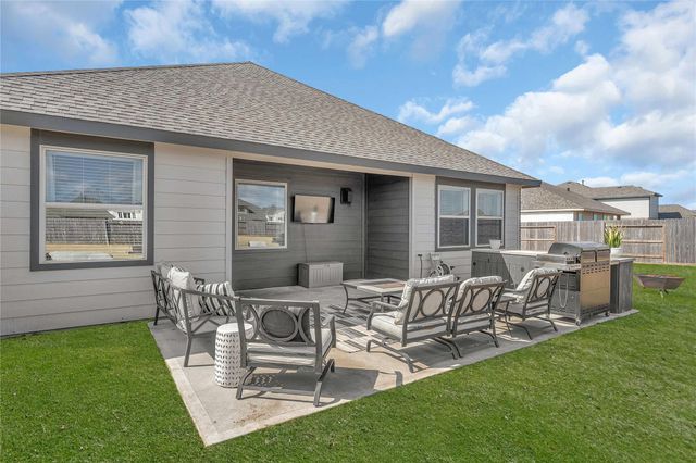 150 Valley Ranch Trail, Dayton, TX 77535