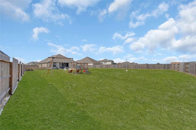 150 Valley Ranch Trail, Dayton, TX 77535