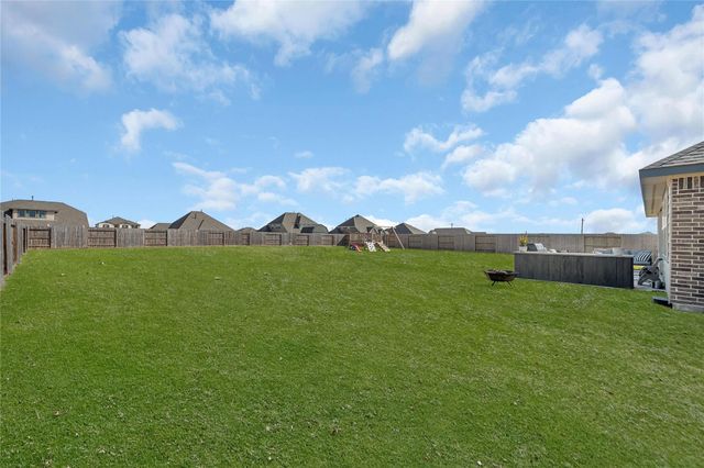 150 Valley Ranch Trail, Dayton, TX 77535